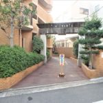 ダイアパレス東雲本町　マンション進入口