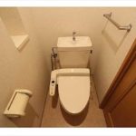 新設：温水洗浄機能付きトイレです。19