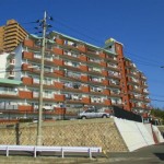 牛田コーポラスD棟　外観。8階建ての3階部分です。(外観)