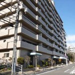 新井口パークホームズ　外観。10階建ての3階部分です。