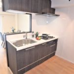 イトーピア舟入マンション　新設：対面式システムキッチン