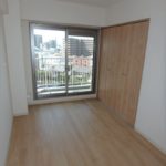 みゆきパークマンションB棟　洋室5.3帖。南西向きの明るいお部屋です♪