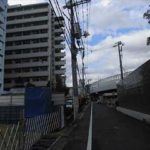 ソレアード南観音　前面道路含む外観