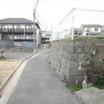 東区尾長西2丁目（中古収益アパート）　前面道路