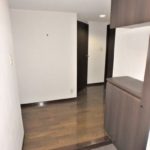 ヴィルヌーブ山根町　玄関ホール