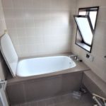 ヴィルヌーブ山根町　浴室には窓があるので換気もスムーズです！