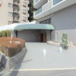 ヴェルパーク山根　エントランスアプローチ